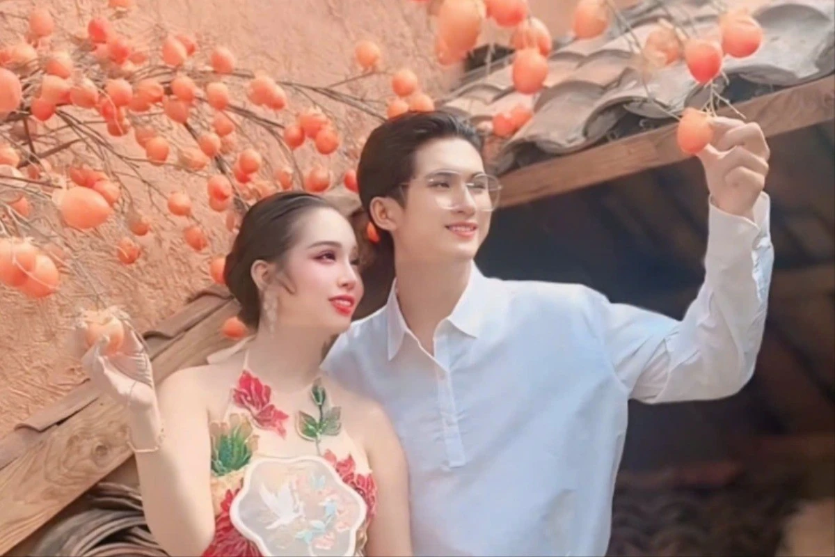 Hoa hậu Thanh Hằng xinh đẹp trong bộ ảnh ngập tràn sắc xuân