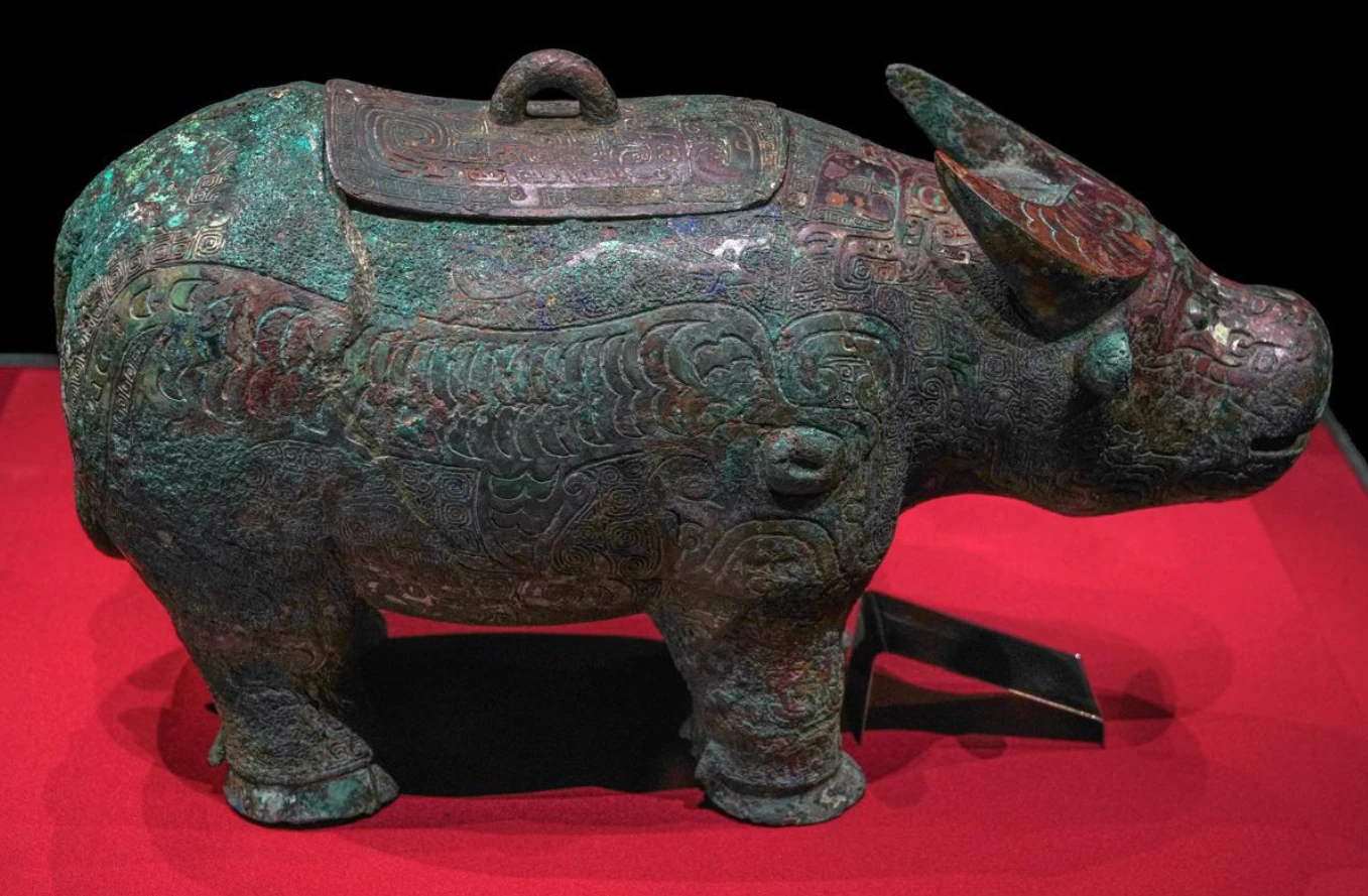 Độc đáo chiếc bình hình trâu 3.000 năm tuổi