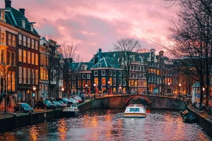 Cảnh quan mê hoặc ở thành phố thân thiện với xe đạp nhất thế giới 