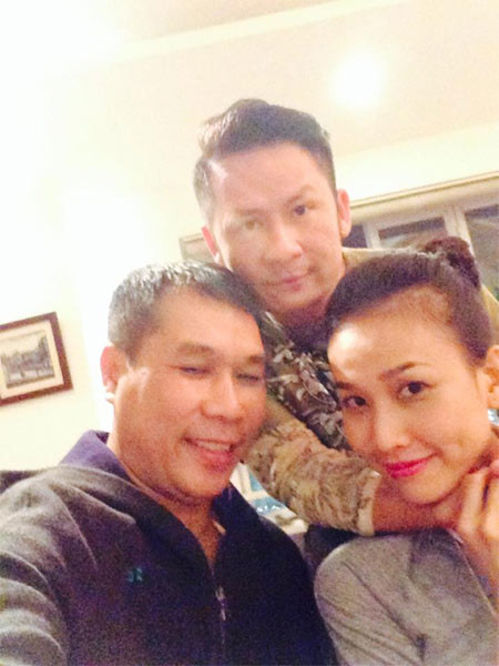Cách đây không lâu, Dương Mỹ Linh đã đi lưu diễn cùng bạn trai' và nhiều nghệ sĩ khác tại châu Âu. Cả hai luôn đứng cạnh nhau trong mọi bức hình kỷ niệm của đoàn.