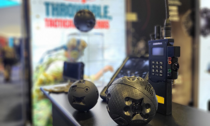 Camera kiểm tra sâu Recce360 của của Bounce Imaging vừa mới được giới thiệu tại triển lãm Tuần lễ Special Operations Forces (SOF- Lực lượng đặc biêt). Giải pháp này được phát triển để hỗ trợ quân đội giám sát bảo vệ các cơ sở nghiên cứu hoặc lưu giữ trang thiết bị, vũ khí hạt nhân.