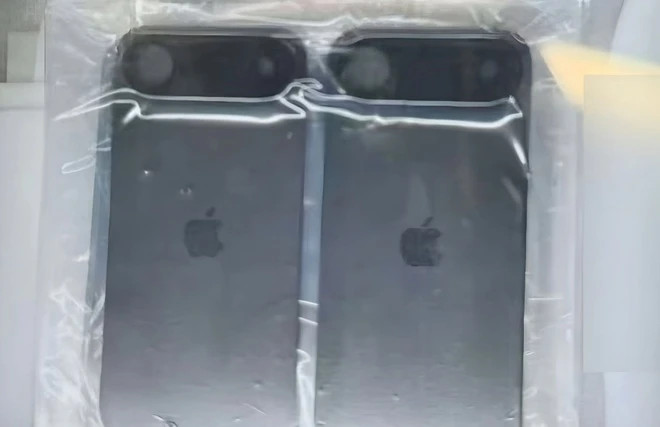 Tiết lộ này trùng khớp với hình ảnh mới nhất của iPhone 17 Air bị rò rỉ. Trước đó, trong bài đăng trên mạng xã hội X, leaker Majin Bu chia sẻ hình ảnh được cho là vỏ của iPhone 17 Air với mặt lưng là cụm camera hình viên thuốc, nằm ngang và nhô khỏi thân máy. Thiết kế này có thể khiến nhiều người liên tưởng đến Google Pixel 9. Ảnh: @MajinBuOfficial/X