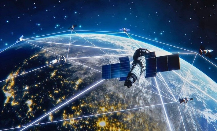 Theo nhận xét, về lâu dài, việc tạo ra hệ thống liên lạc Internet vệ tinh chắc chắn sẽ ảnh hưởng đến toàn bộ cách thức tiến hành thông tin liên lạc trong Quân đội Nga. Nói khái quát một người lính trong chiến hào không nên bị phân tâm về độ tin cậy của thiết bị, mọi thứ cần phải hoạt động bình thường, vì vậy cần có một số yêu cầu nghiêm ngặt.