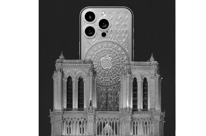 Điểm nhấn nằm ở phần kính màu 3D trung tâm, tái hiện hình ảnh các cửa sổ kính nghệ thuật đặc trưng của Nhà thờ Đức Bà – một biểu tượng kiến trúc Pháp tồn tại từ thế kỷ 12 và mất gần 200 năm để hoàn thành.