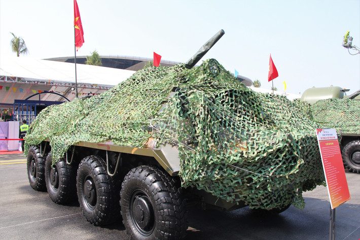 Xe thiết giáp chở quân BTR-60BP có trong biên chế Bộ chỉ huy Quân sự thành phố Đà Nẵng.