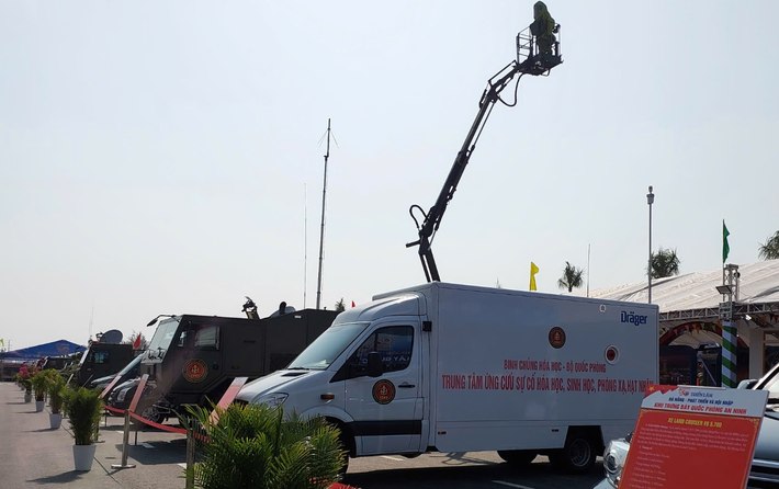 Khu trưng bày Quốc phòng – An ninh do Bộ Chỉ huy Quân sự thành phố, Công an thành phố và Bộ Chỉ huy Bộ đội Biên phòng thành phố cùng phối hợp tổ chức.