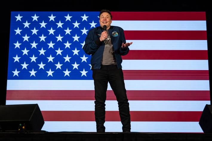 Trong buổi livestream khi chơi PoE 2 của Musk, nhiều người nhận ra rằng vị tỷ phú này không hiểu các thuật ngữ cơ bản của game, không biết thao tác sao cho nhanh gọn, không biết rõ giá trị của vật phẩm, điều này rõ ràng cho thấy tài khoản của ông Musk được người khác cày cho lên cấp. Ảnh: Tech Fun