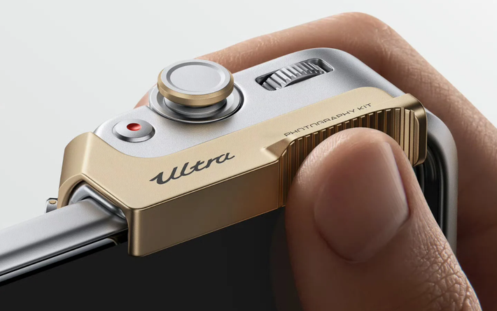 Cũng có thể xem nó là một chiếc camera chạy Androi và có chức năng smartphone.