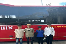 Nhóm thiếu niên ném đá vào nhiều xe khách gây hư hỏng tài sản ở Lai Châu