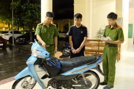 Lợi dụng mưa bão, nam thanh niên đi trộm xe máy ở Ninh Bình