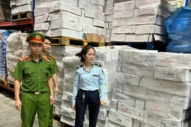Tạm giữ gần 16 tấn xương lợn hết hạn sử dụng ở Hà Nội