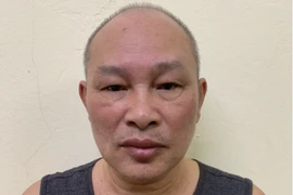 Đề nghị truy tố kẻ dùng dao đe dọa các nhân viên ngân hàng