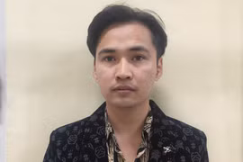 Bắt giữ đối tượng môi giới mại dâm ở Hà Nội