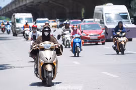 Bắc Bộ và Trung Bộ nắng nóng, chiều tối có mưa dông