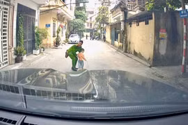 Kịp thời cứu trẻ nhỏ trước nguy cơ tai nạn giao thông ở Hà Nội