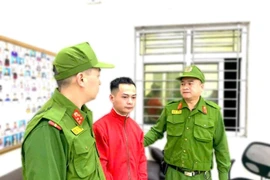 Bắt đối tượng truy nã tại Sân bay quốc tế Nội Bài