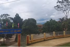 Sập cột trụ cổng trường học, hai anh em ruột tử vong ở Lào Cai