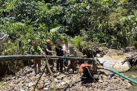 Phát hiện 9 đối tượng khai thác vàng trái phép dưới lòng suối