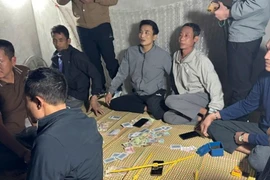 Bắt quả tang 7 đối tượng đánh bạc bằng hình thức chơi liêng ở Lạng Sơn