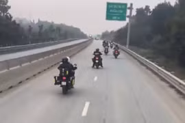 Xử lý nhóm người đi xe mô tô phân khối lớn vào cao tốc Tuyên Quang - Phú Thọ