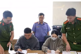 Khởi tố 2 vợ chồng sản xuất, buôn bán rong biển khô giả tại Đà Nẵng