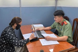 Đăng thông tin sai sự thật về CSGT ở Hà Nội, người phụ nữ bị xử phạt