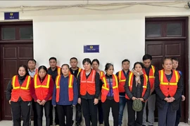 Triệt phá sới bạc trên thuyền neo giữa sông Hồng ở Hà Nội