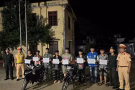 Nhóm 8 nam thanh niên càn quấy giao thông đêm Trung Thu tại Sơn La