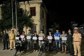 Nhóm 8 nam thanh niên càn quấy giao thông đêm Trung Thu tại Sơn La