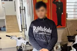 Công an Hà Nội xử lý nam thanh niên bốc đầu xe trên phố Đại La