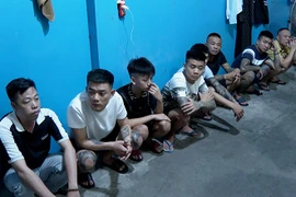 Phá đường dây ép các cô gái làm nhân viên tại quán Karaoke