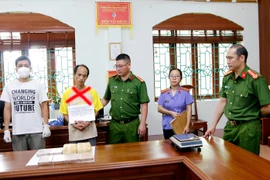 Bắt đối tượng mua bán vận chuyển số lượng lớn ma túy