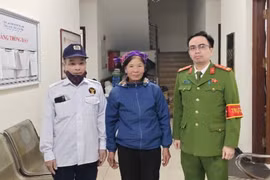 Kịp thời giúp đỡ hai người cao tuổi đi lạc tại khu vực Bệnh viện Bạch Mai