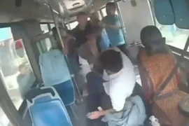 Công an vào cuộc vụ tài xế buýt ở Hà Nội bị hành hung ngay trên xe