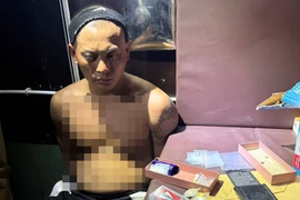 Quán karaoke 'chui' tổ chức cho khách 'bay lắc' ở Hà Nội hoạt động thế nào?