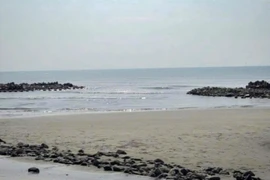 Hai anh em ruột đuối nước tử vong khi theo bố đi đánh cá 