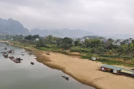 Tiếng khóc nỉ non của trẻ con hé lộ vụ án kinh hoàng