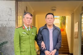 Bắt kẻ trốn truy nã 16 năm về tội lạm dụng tín nhiệm chiếm đoạt tài sản