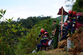 Mang số tiền lớn đi phát lương hưu, người đàn ông chết thảm dưới vực sâu 