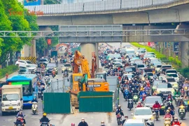 "Lô cốt" xuất hiện, đường Nguyễn Trãi gây ùn tắc kéo dài ở Hà Nội