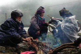 Không khí lạnh tăng cường, miền Bắc chuyển rét, vùng núi có nơi dưới 6°C