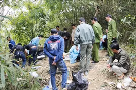 Từ toa thuốc trong chiếc túi bỏ lại lộ kẻ sát nhân máu lạnh