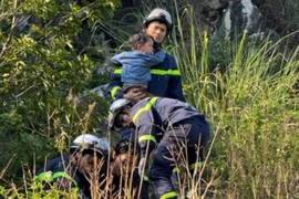 Nguyên nhân 2 cháu bé bị mắc kẹt dưới hố sâu tại núi Trầm