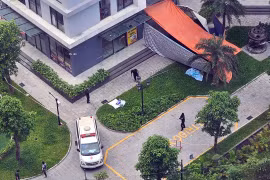 Nam thanh niên rơi từ tầng 39 chung cư xuống đất tử vong