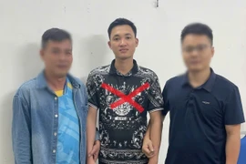 Vận động đối tượng trốn truy nã ra đầu thú vì hành vi cố ý gây thương tích