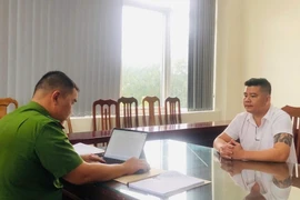 Khởi tố đối tượng cho mượn kho để lắp hàng chục nghìn điện thoại trái phép