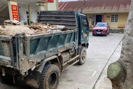 Xử phạt nhiều trường hợp đổ chất thải rắn ra môi trường ở Lào Cai