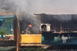 Hai vụ cháy nhà trong sáng 14/11 ở Hà Nội, nhiều tài sản bị thiêu rụi 