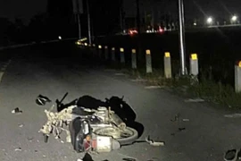 Hai xe máy tông nhau trong đêm khiến 4 người thương vong