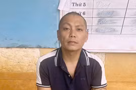 Tạm giữ khẩn cấp kẻ hành hung tài xế xe khách đỗ trước cửa nhà ở Sơn La